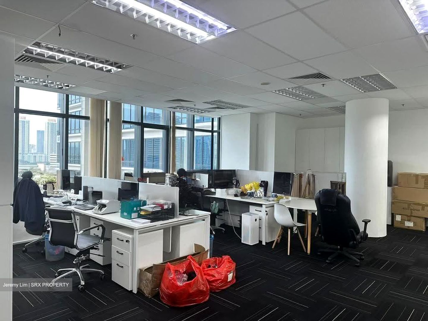 Zhongshan Mall (D12), Office #633718191